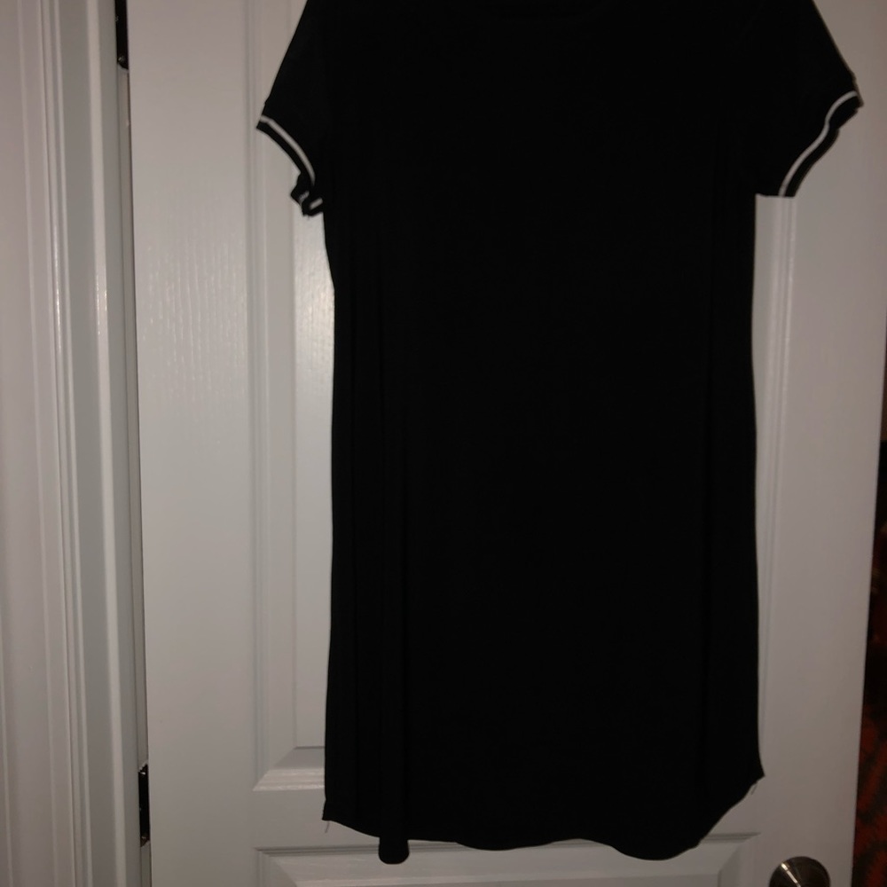 NEW Black short sleeve w white stripe shirt dress